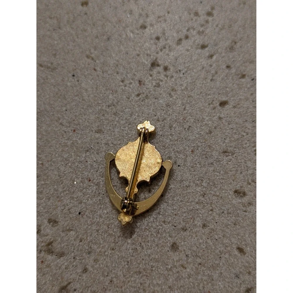 Vintage AVON Calling Doorknocker Brooch In Gold Tone With Movable Knocker Small